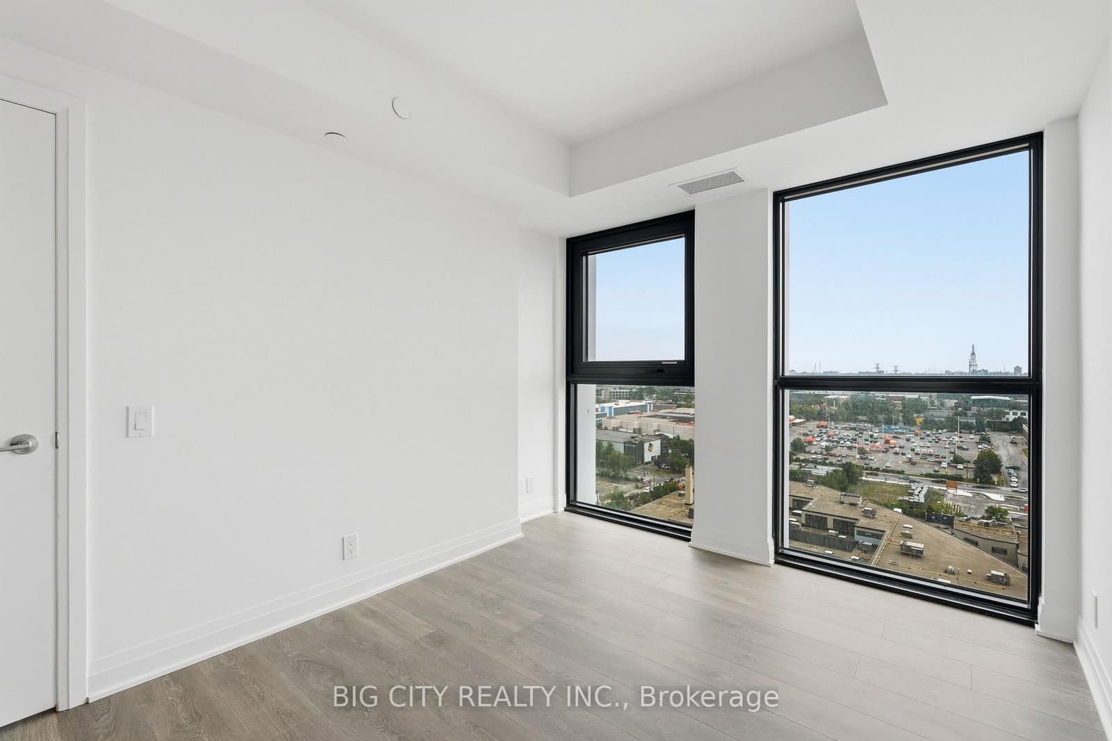 25 Frederick Todd Way, Unit 1410 thumbnail 12