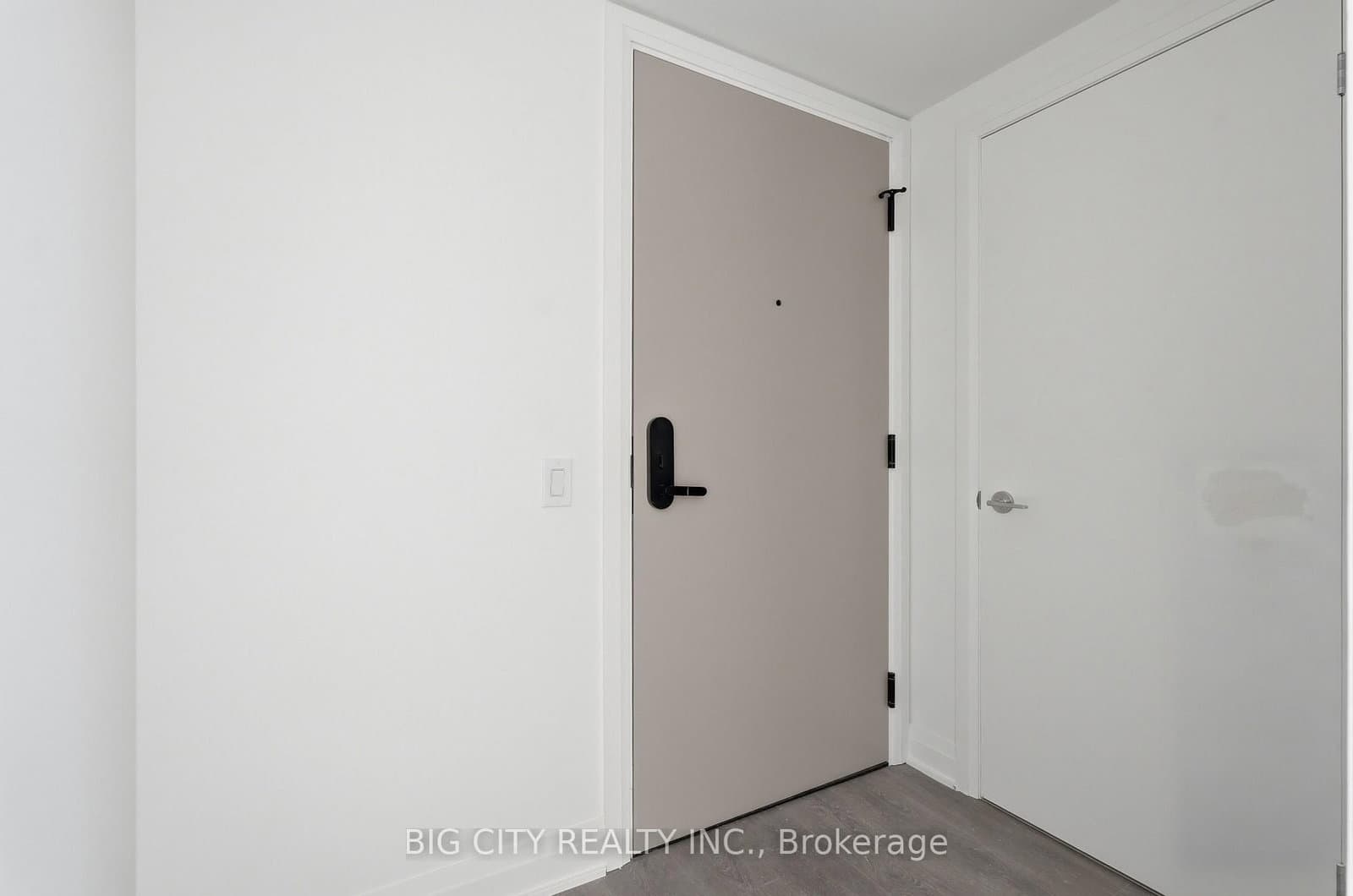 25 Frederick Todd Way, Unit 1410 thumbnail 2