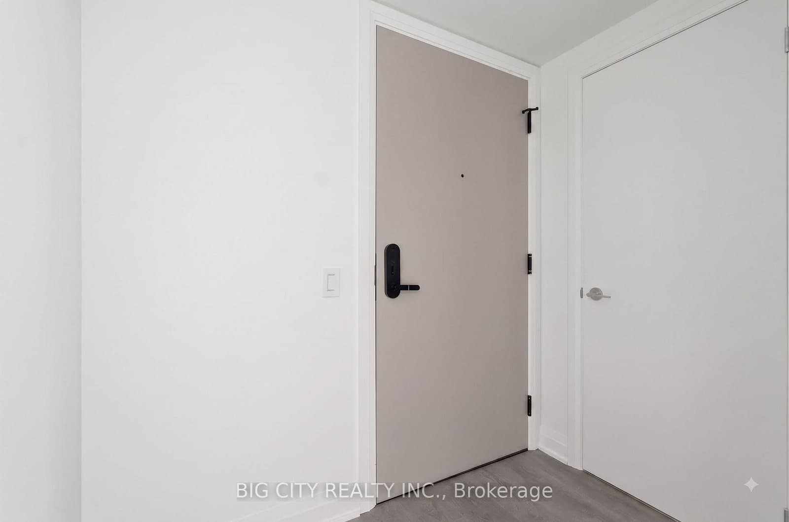 25 Frederick Todd Way, Unit 1410 thumbnail 4