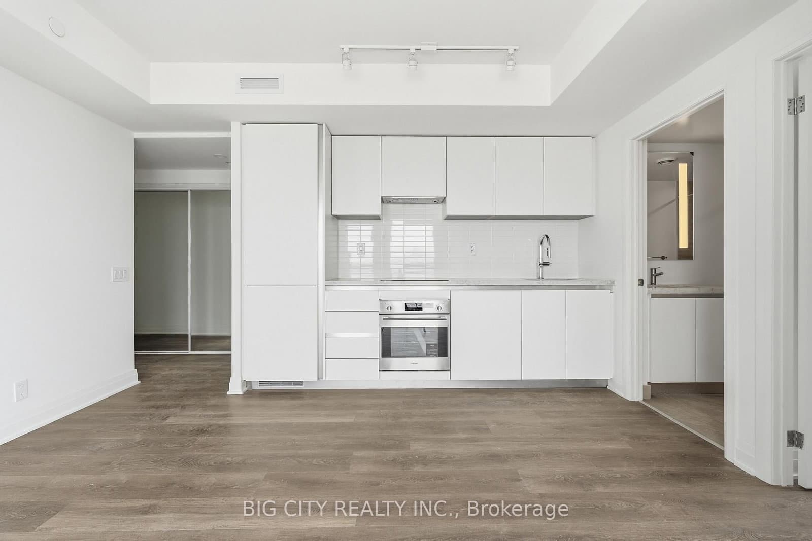 25 Frederick Todd Way, Unit 1410 thumbnail 6