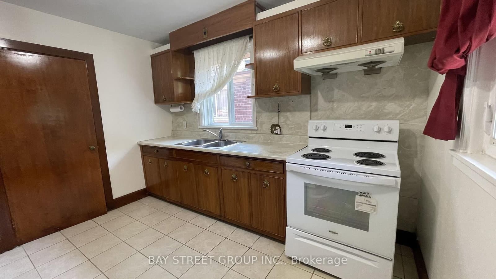 260 Moore Park Avenue thumbnail 13