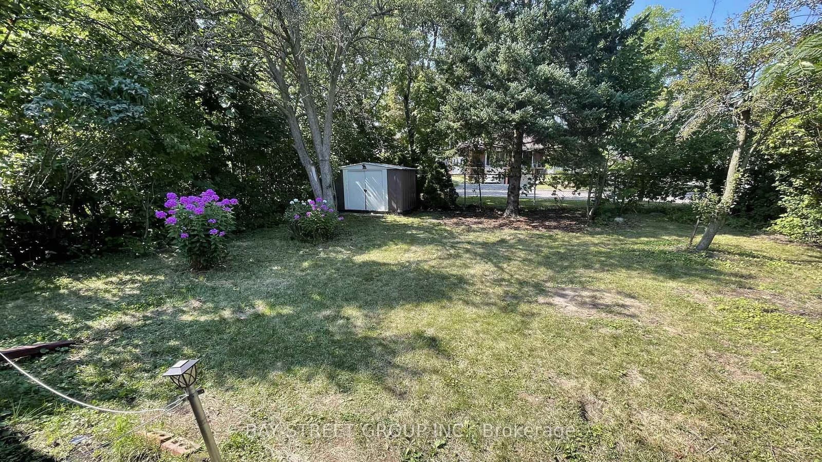 260 Moore Park Avenue thumbnail 21