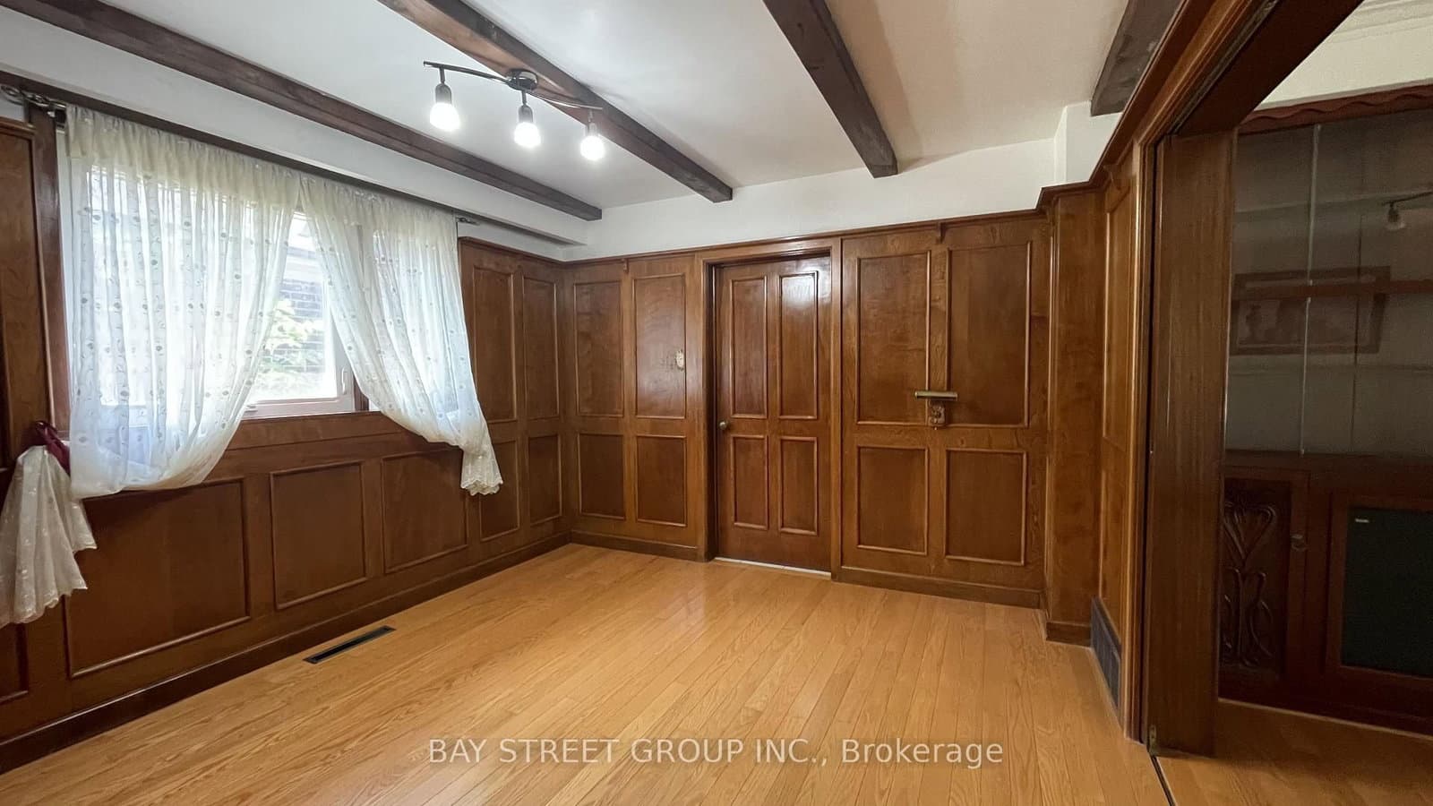 260 Moore Park Avenue thumbnail 5