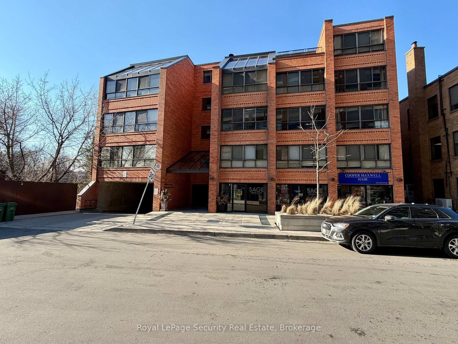 20 Glebe Road W, Unit 10 - Image 1
