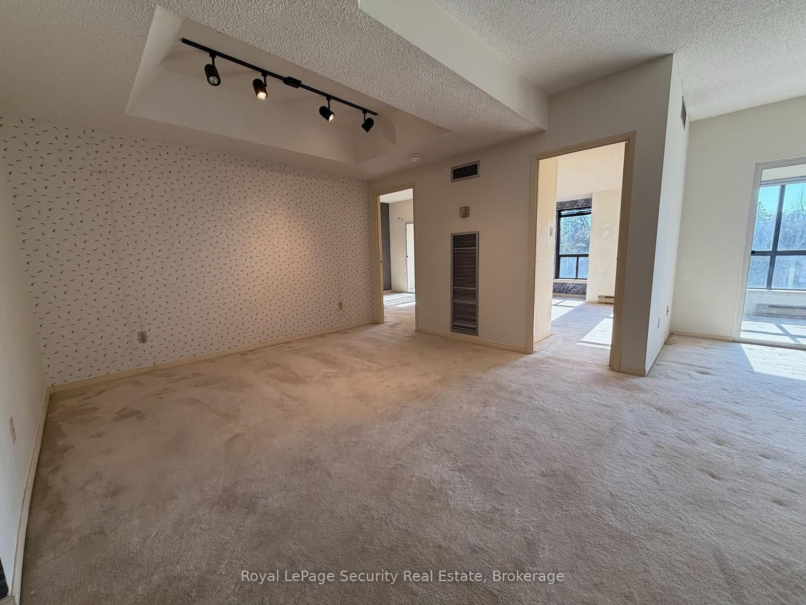 20 Glebe Road W, Unit 10 thumbnail 15