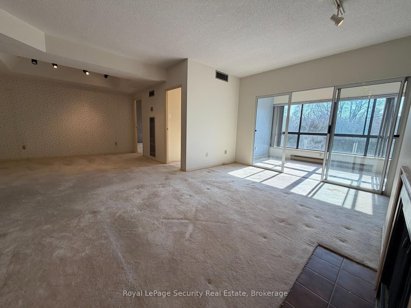 20 Glebe Road W, Unit 10 thumbnail 16