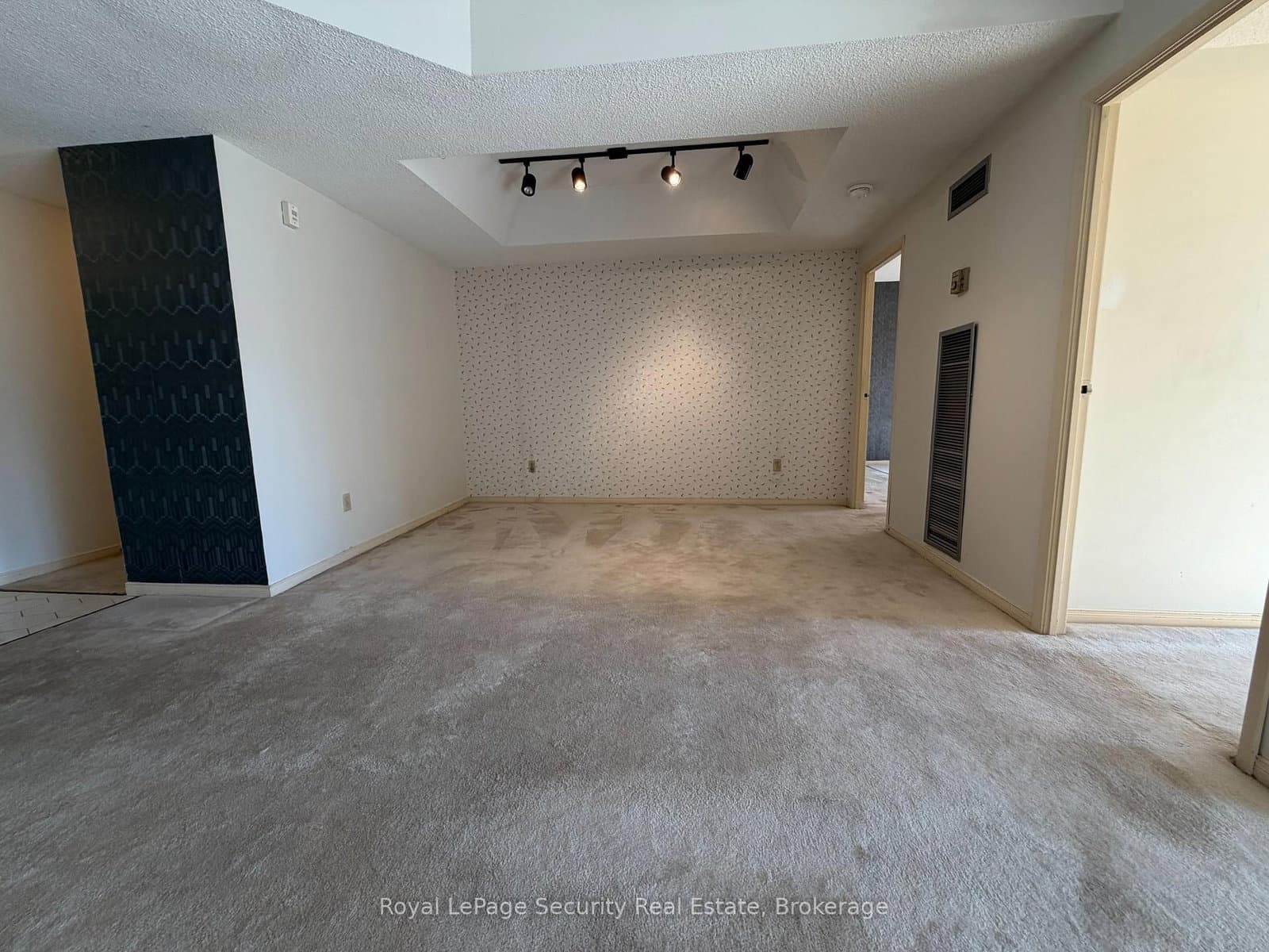 20 Glebe Road W, Unit 10 thumbnail 22