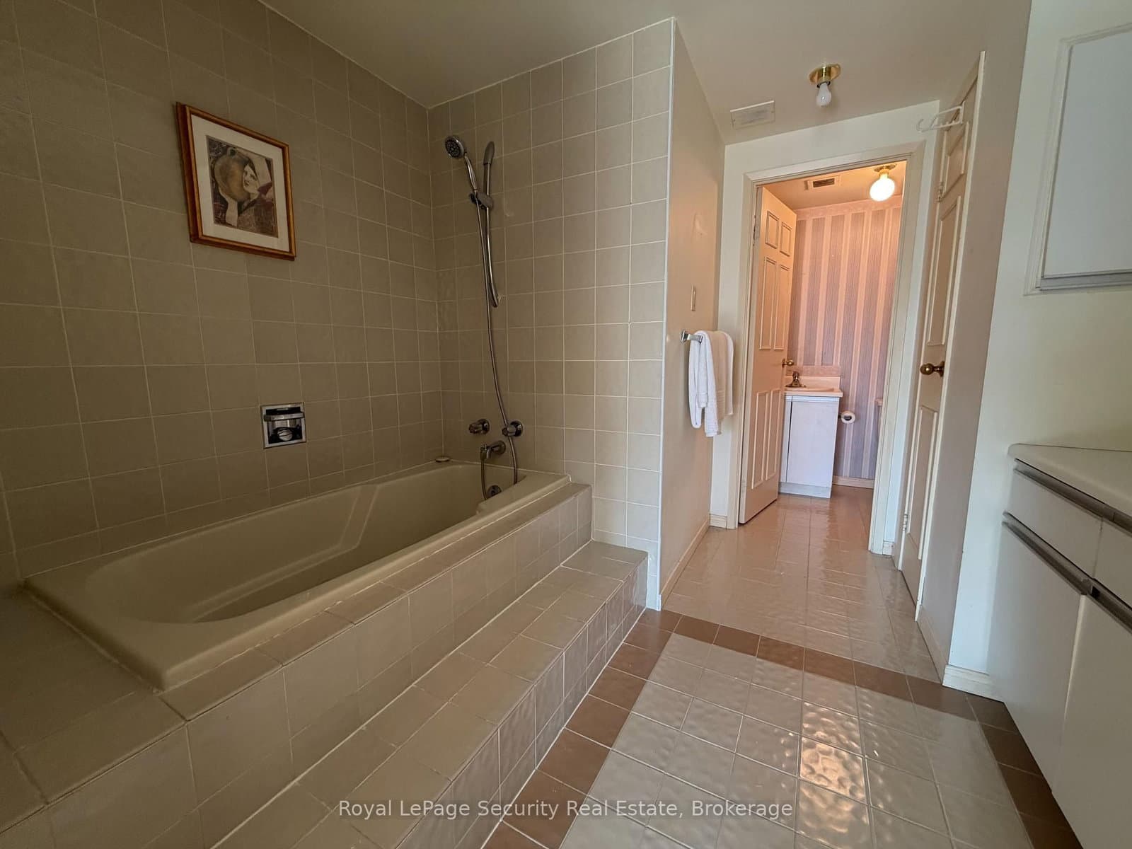20 Glebe Road W, Unit 10 thumbnail 29