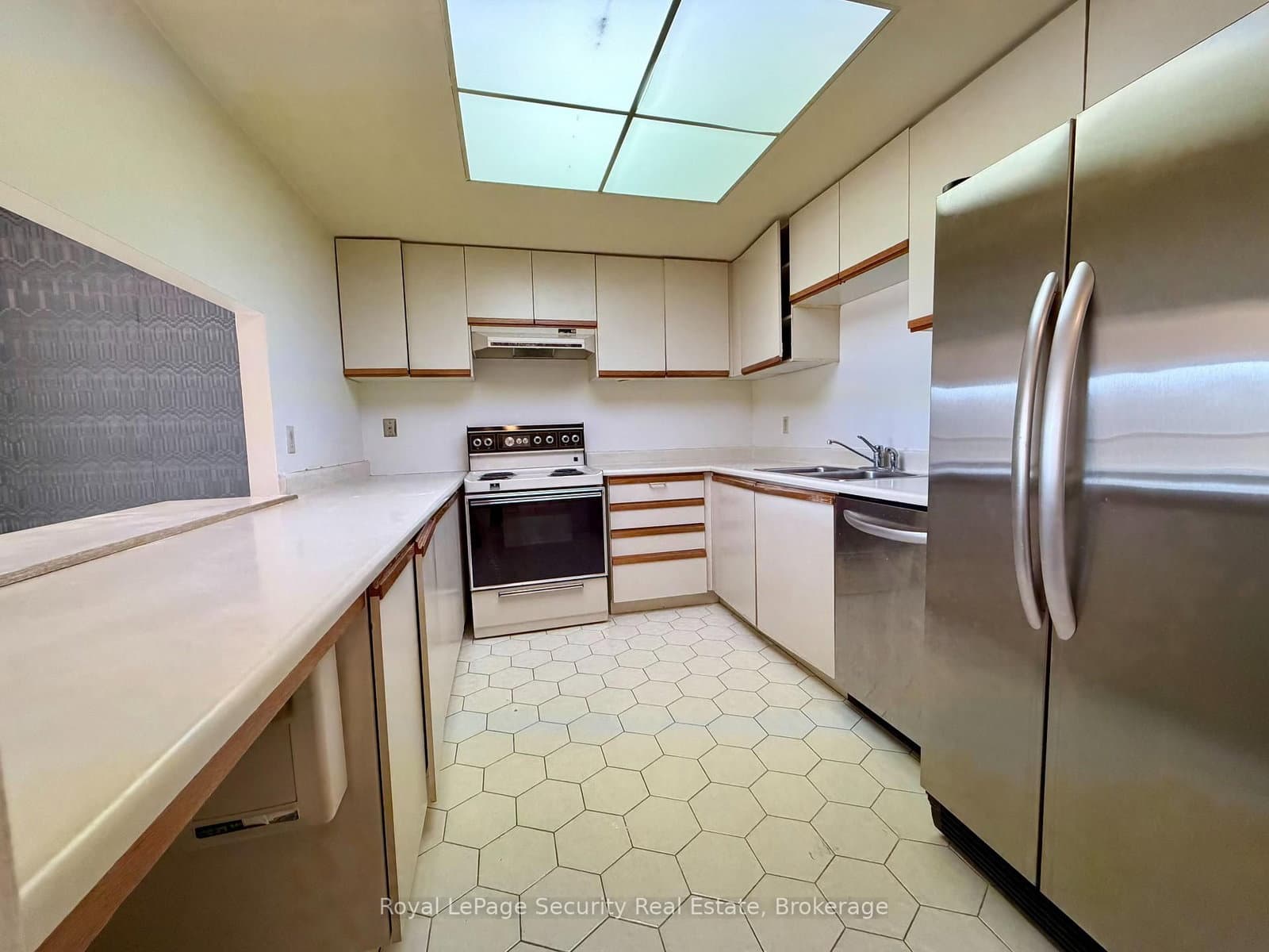 20 Glebe Road W, Unit 10 thumbnail 8