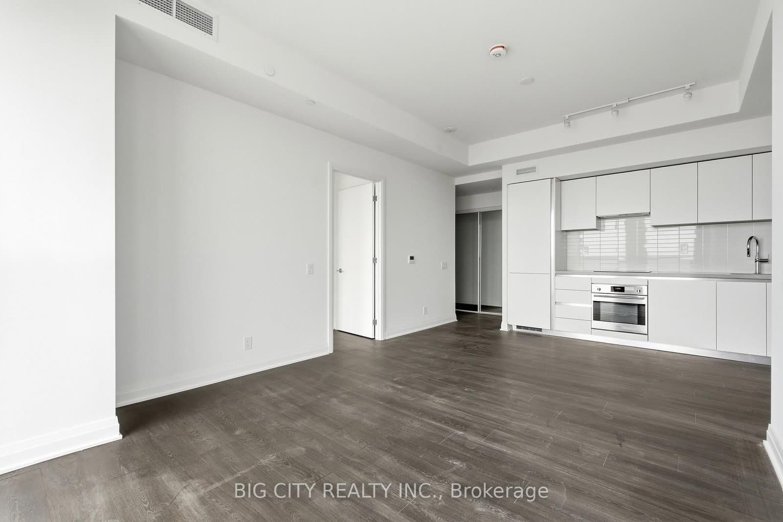 25 Frederick Todd Way, Unit 1010 thumbnail 10