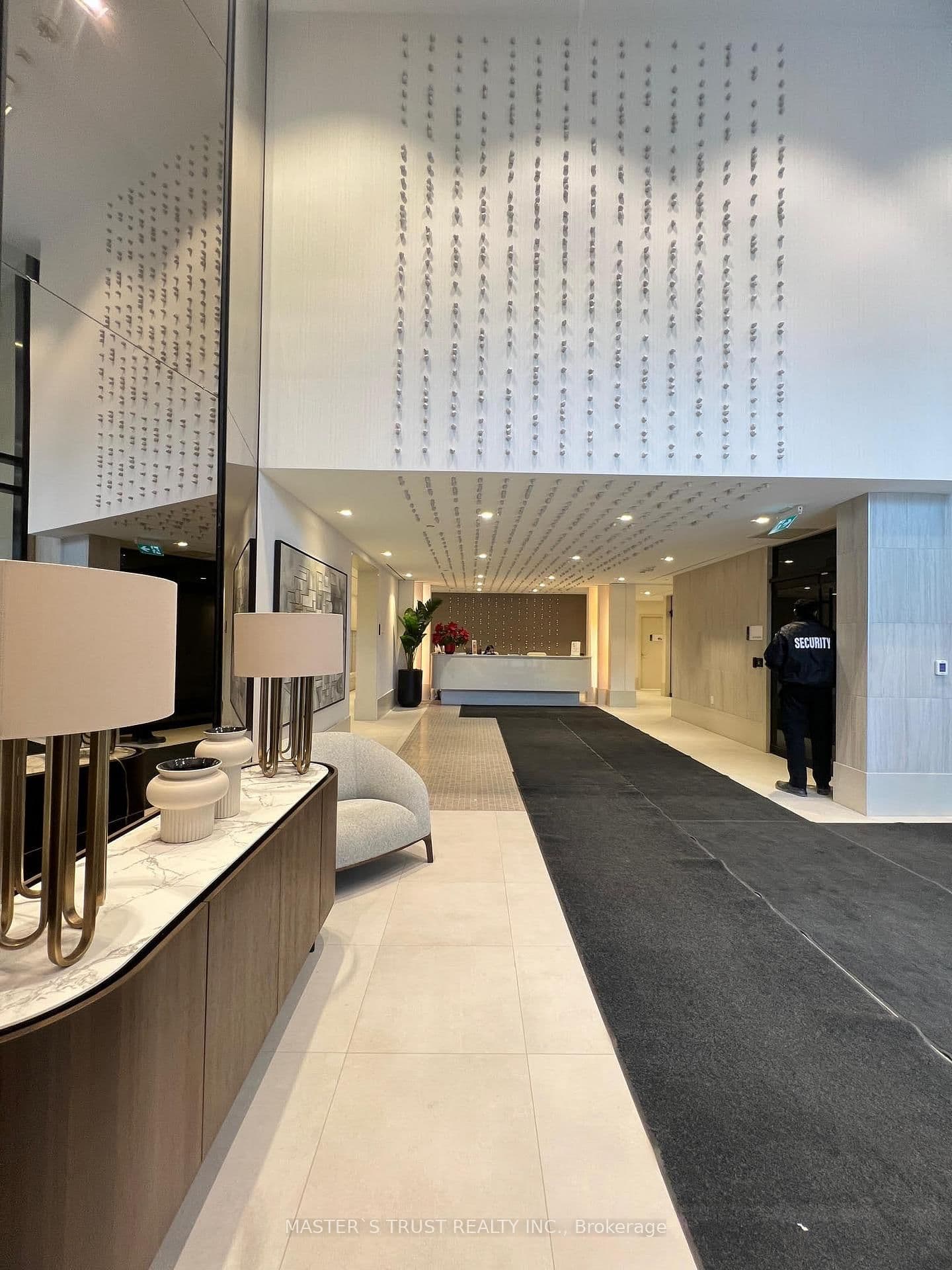 2020 Bathurst Street, Unit 931 thumbnail 2
