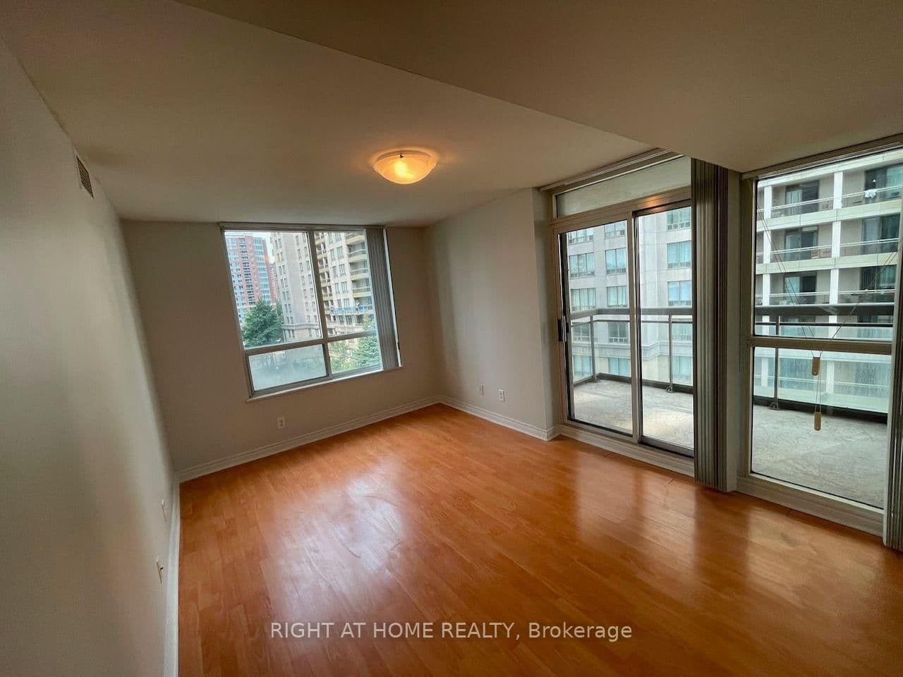 18 Parkview Avenue, Unit 603 thumbnail 10