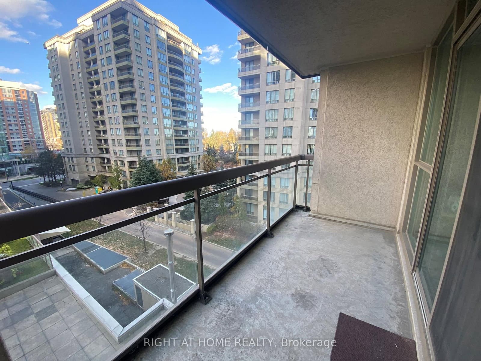 18 Parkview Avenue, Unit 603 thumbnail 12