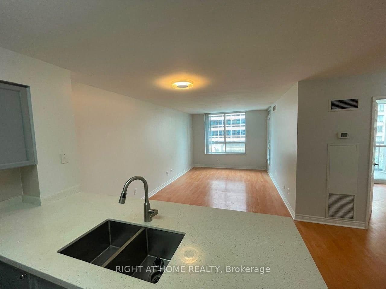 18 Parkview Avenue, Unit 603 thumbnail 7