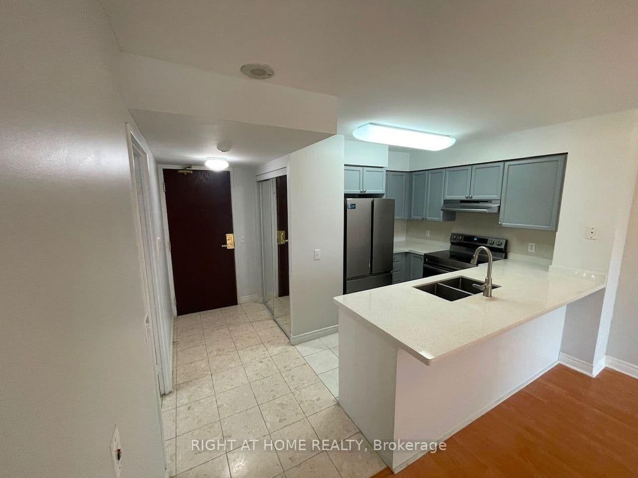 18 Parkview Avenue, Unit 603 thumbnail 8