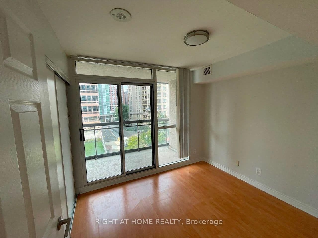 18 Parkview Avenue, Unit 603 thumbnail 9