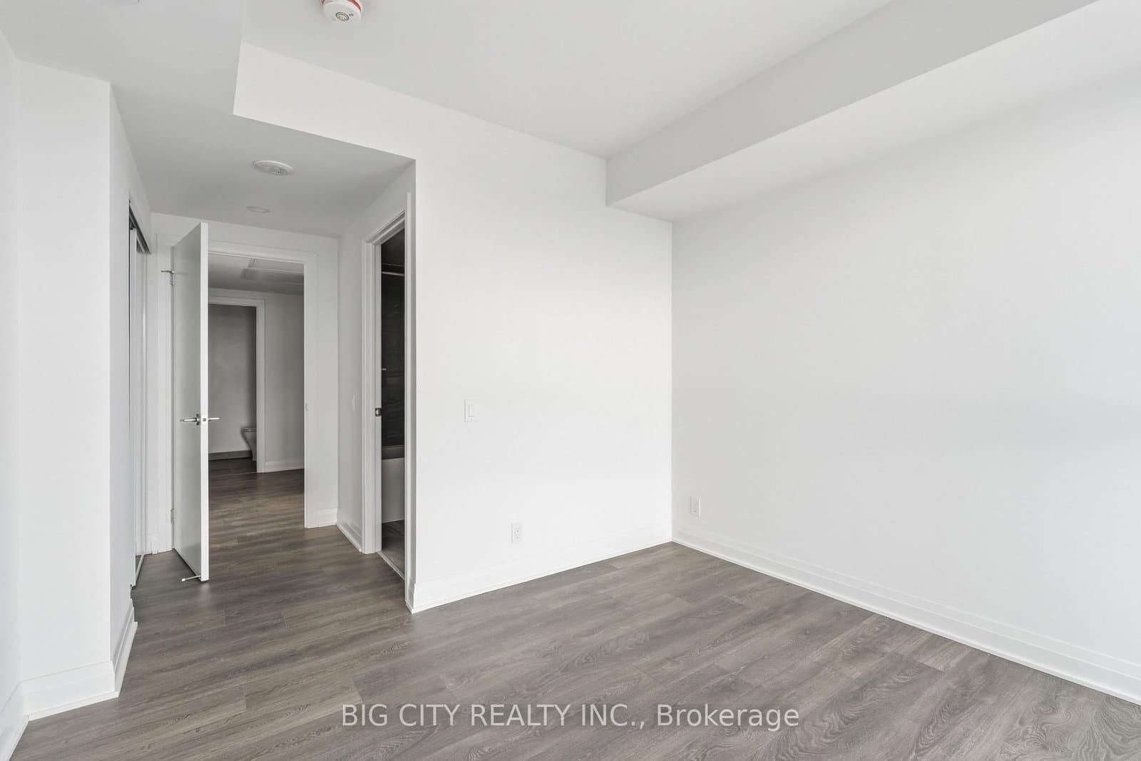 25 Frederick Todd Way, Unit 1302 thumbnail 16