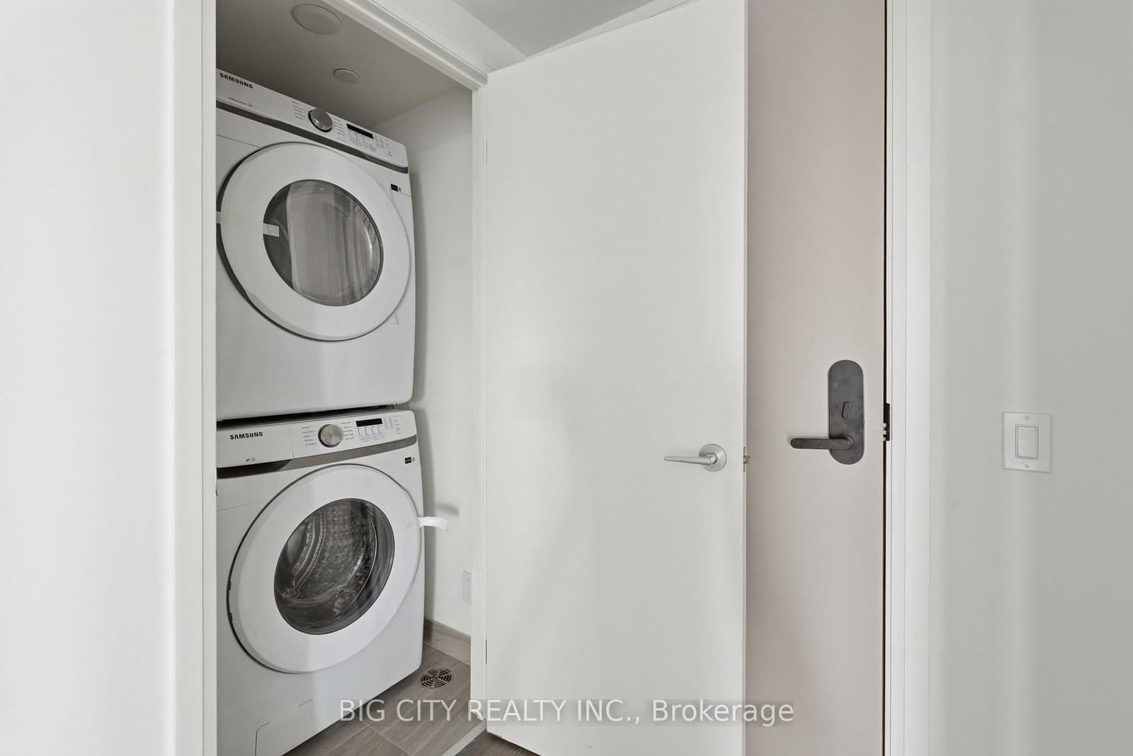 25 Frederick Todd Way, Unit 1302 thumbnail 20