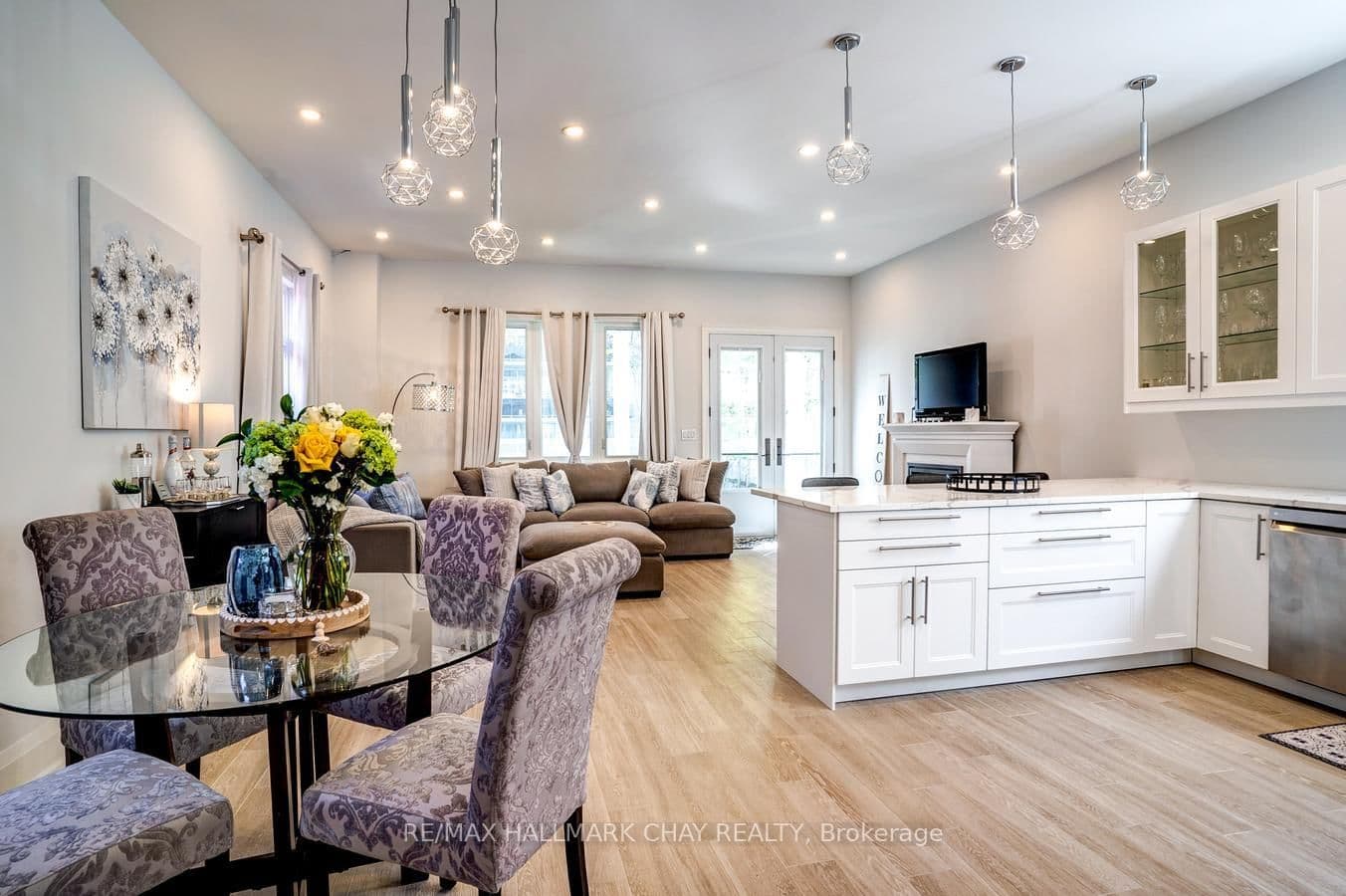 611 Northcliffe Boulevard thumbnail 2
