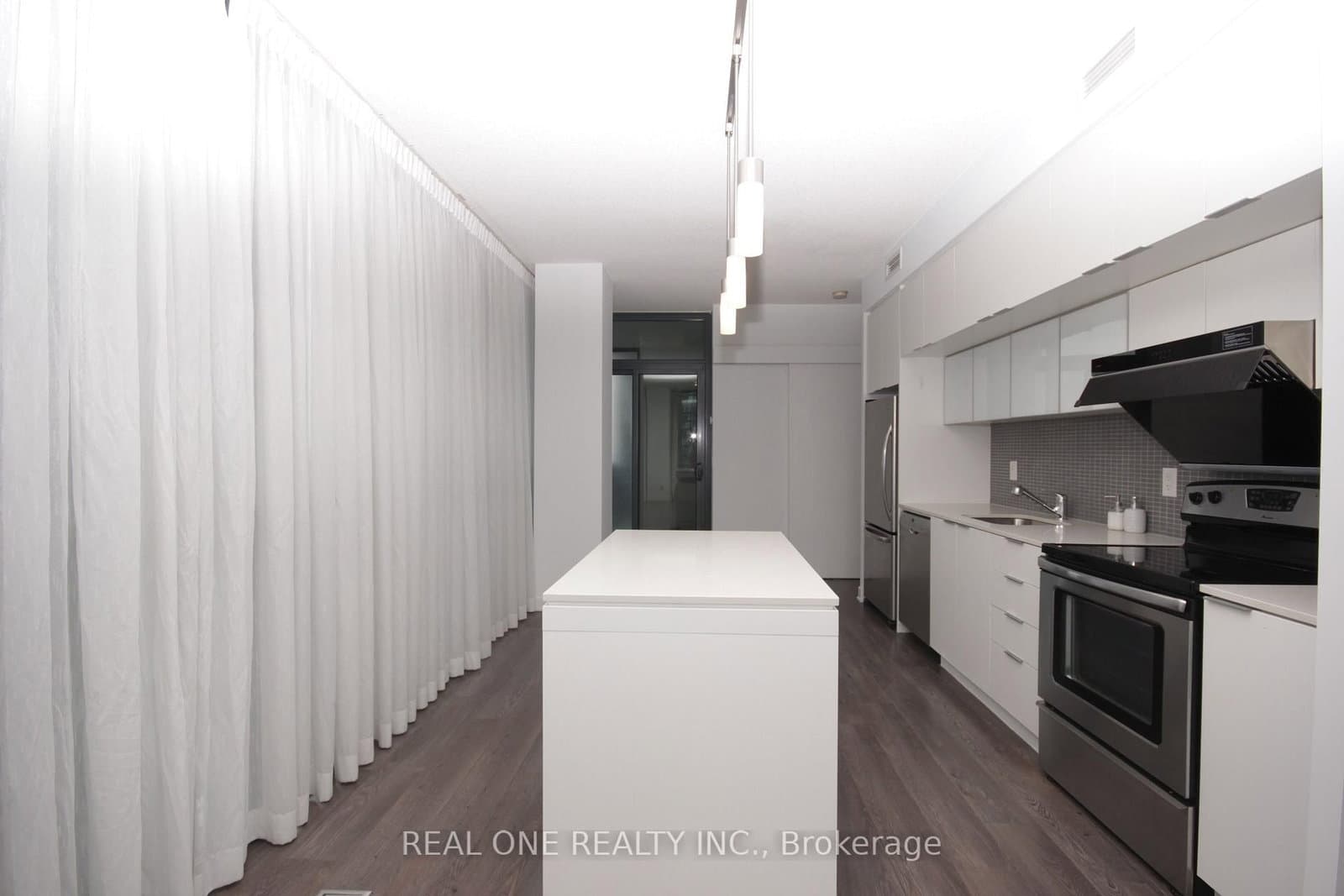 110 Charles Street E, Unit 3505 thumbnail 11