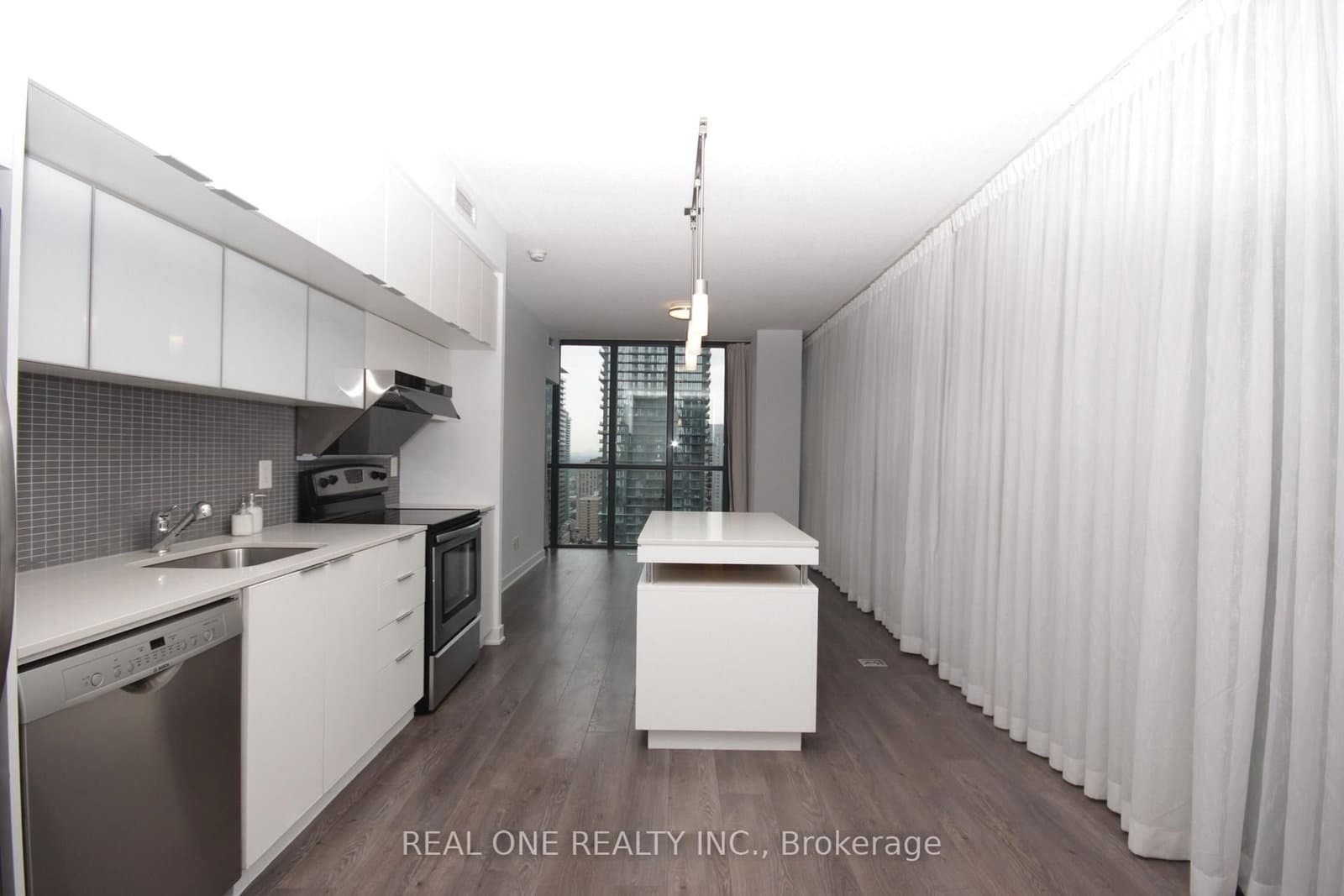 110 Charles Street E, Unit 3505 thumbnail 4