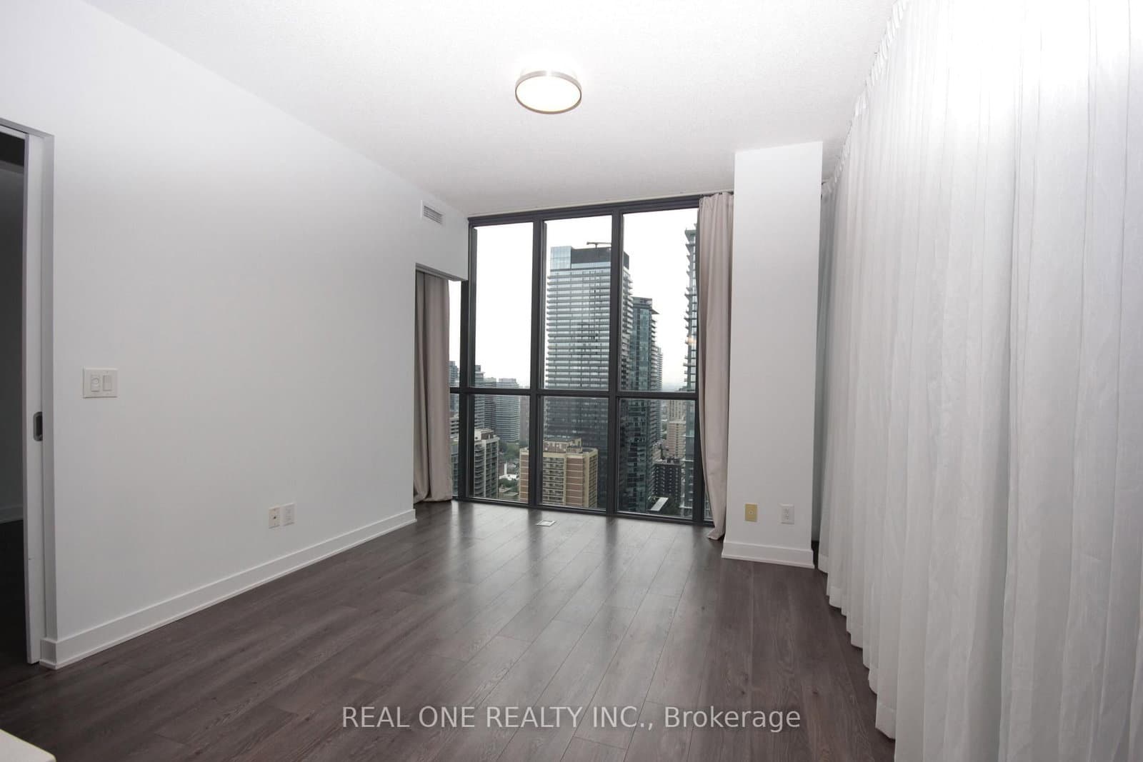 110 Charles Street E, Unit 3505 thumbnail 7