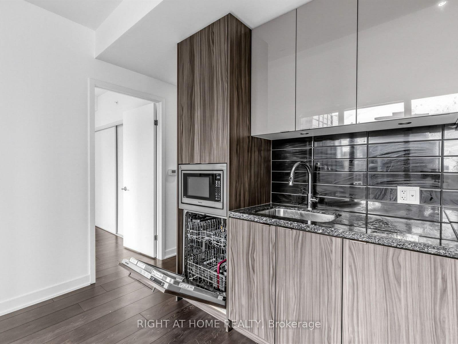 115 Blue Jays Way, Unit 3215 thumbnail 13