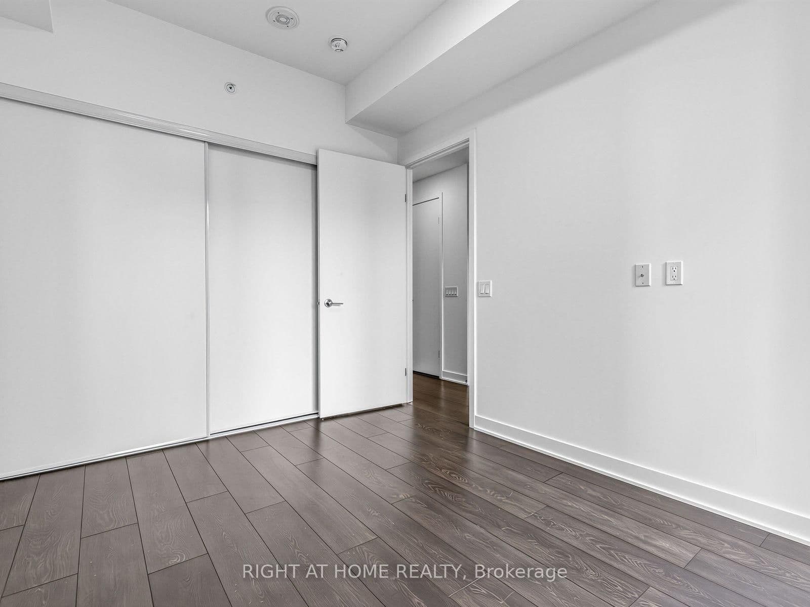 115 Blue Jays Way, Unit 3215 thumbnail 19