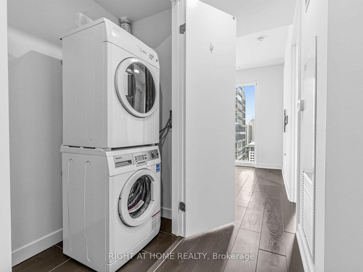 115 Blue Jays Way, Unit 3215 thumbnail 3