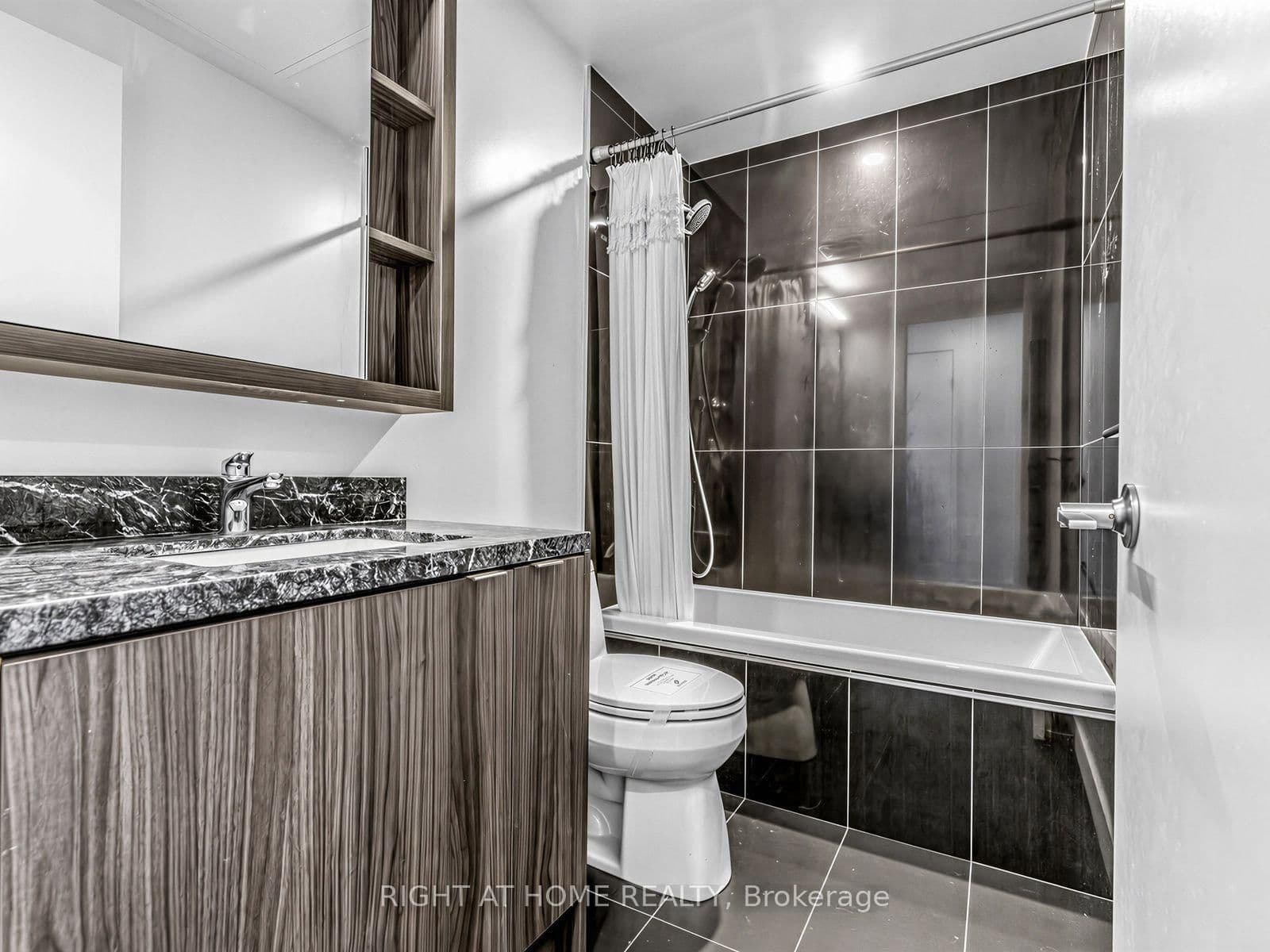 115 Blue Jays Way, Unit 3215 thumbnail 5