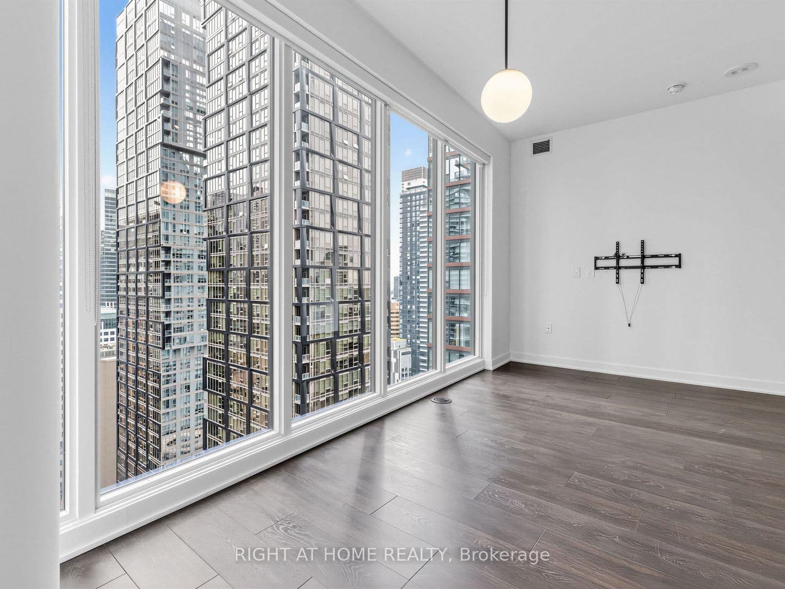 115 Blue Jays Way, Unit 3215 thumbnail 8