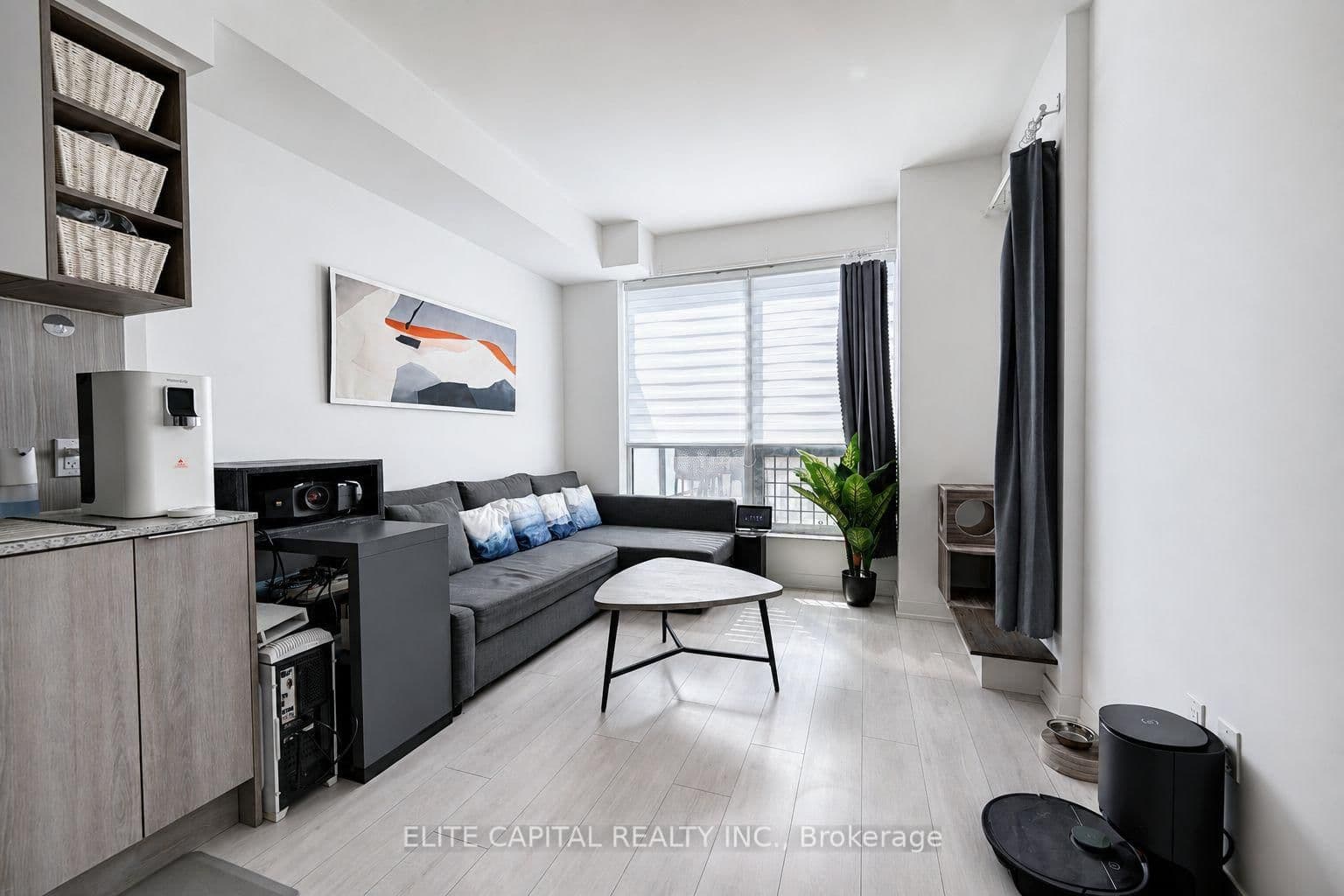 31 Tippett Road, Unit 740 thumbnail 4