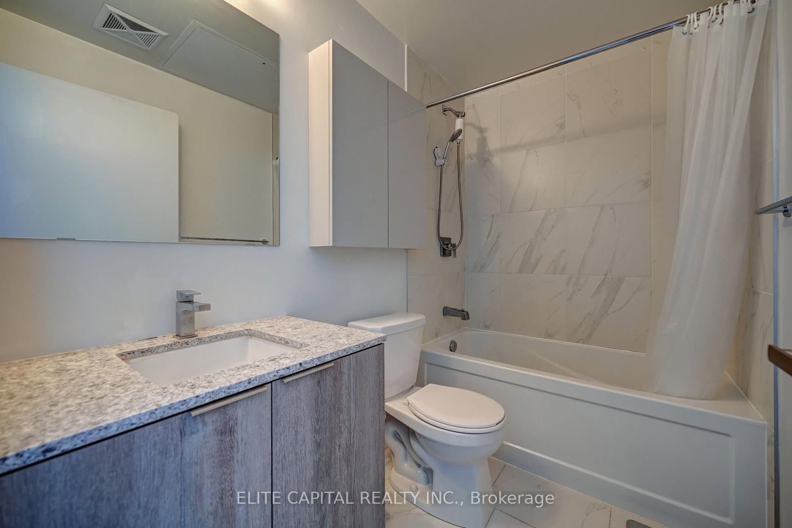 31 Tippett Road, Unit 740 thumbnail 9