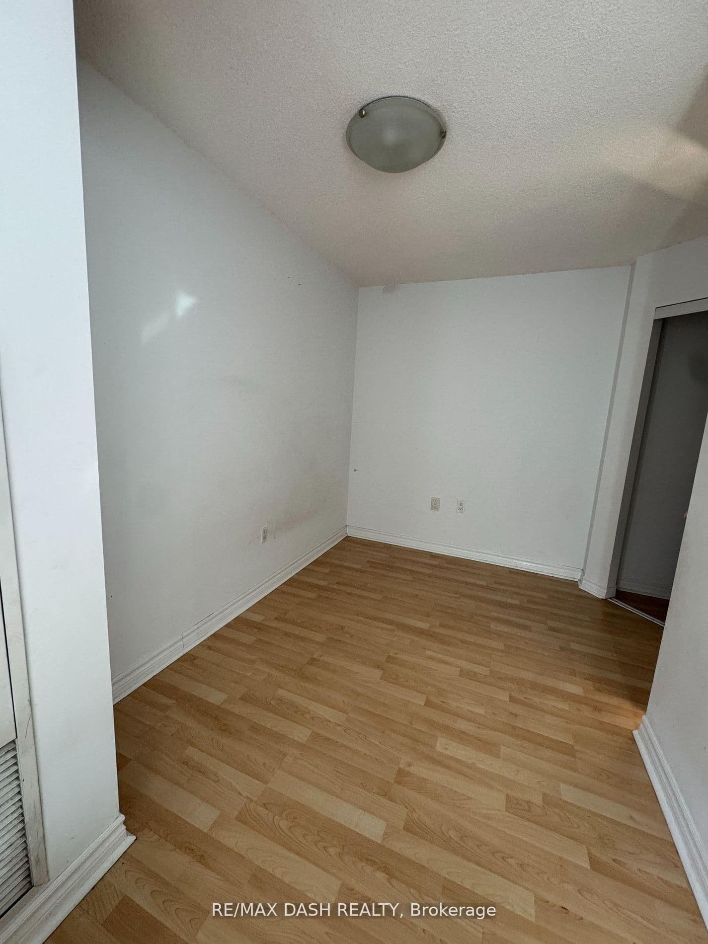 109 Front Street E, Unit 1113 thumbnail 13