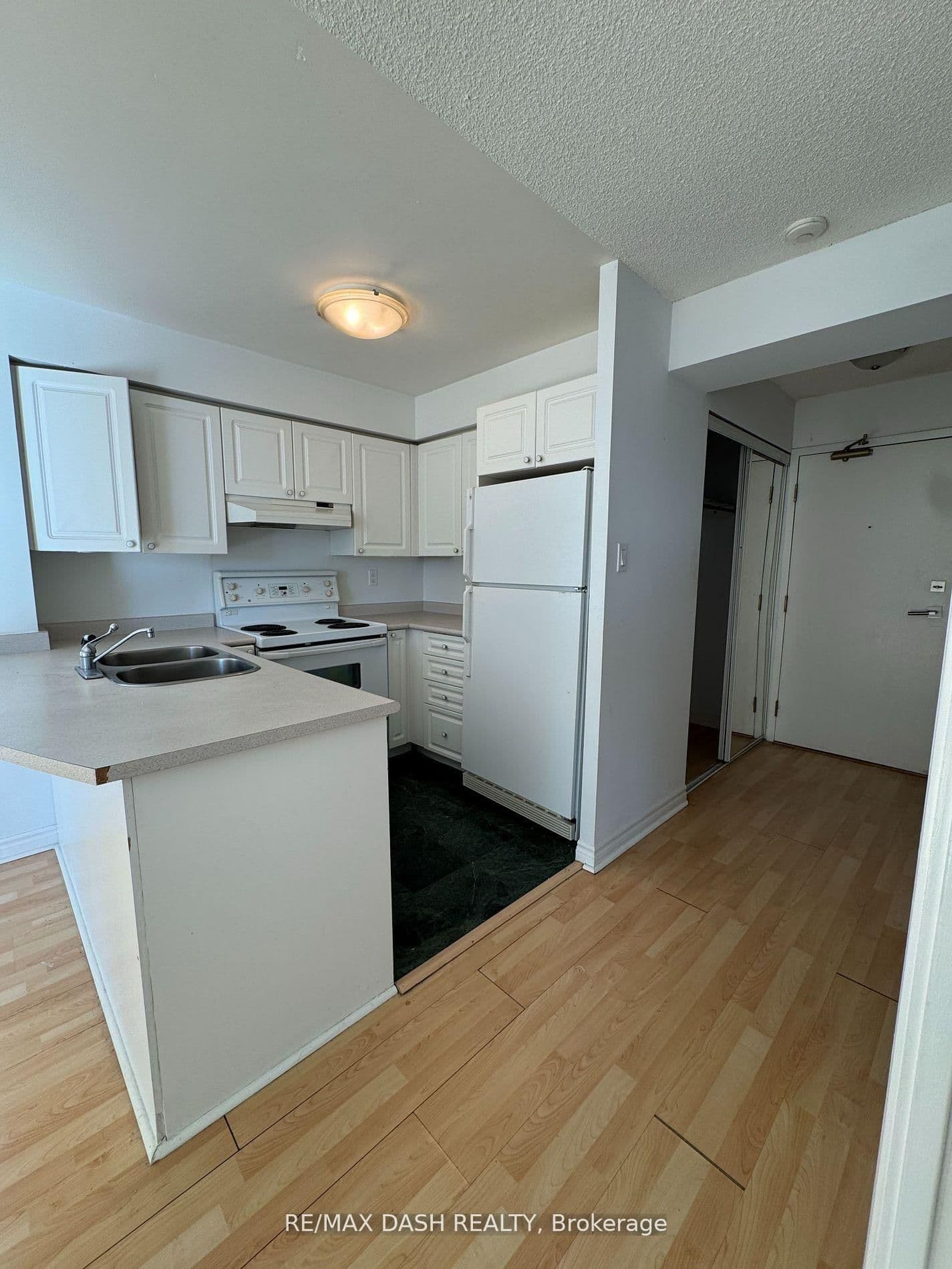 109 Front Street E, Unit 1113 thumbnail 8
