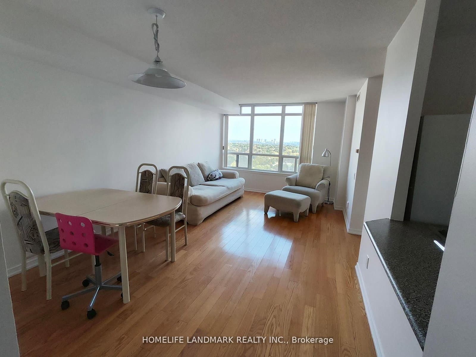 8 Hillcrest Avenue, Unit 1711 thumbnail 2
