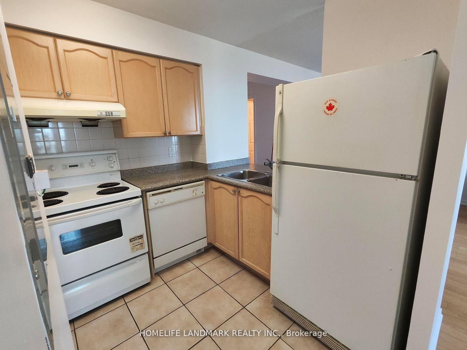 8 Hillcrest Avenue, Unit 1711 thumbnail 6