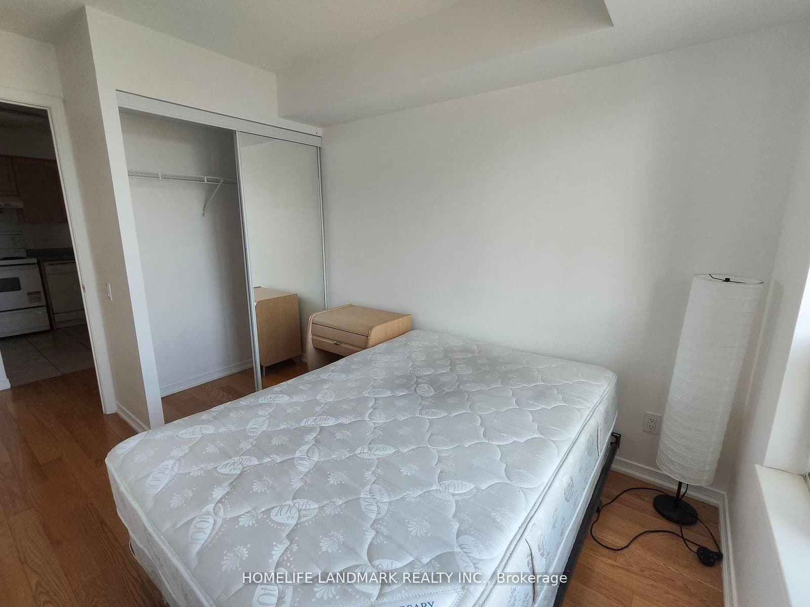 8 Hillcrest Avenue, Unit 1711 thumbnail 9