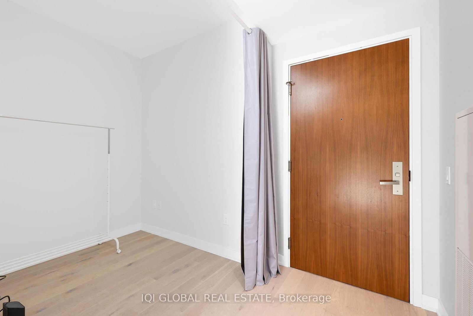 15 Queens Quay Street E, Unit 2205 thumbnail 6