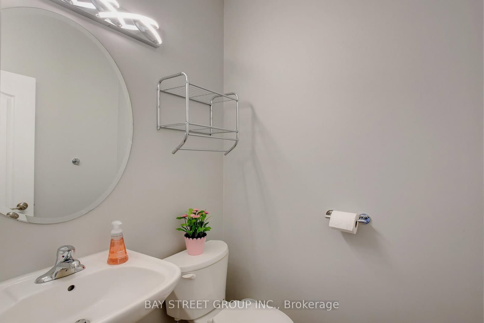 37 Drewry Avenue, Unit 3 thumbnail 13