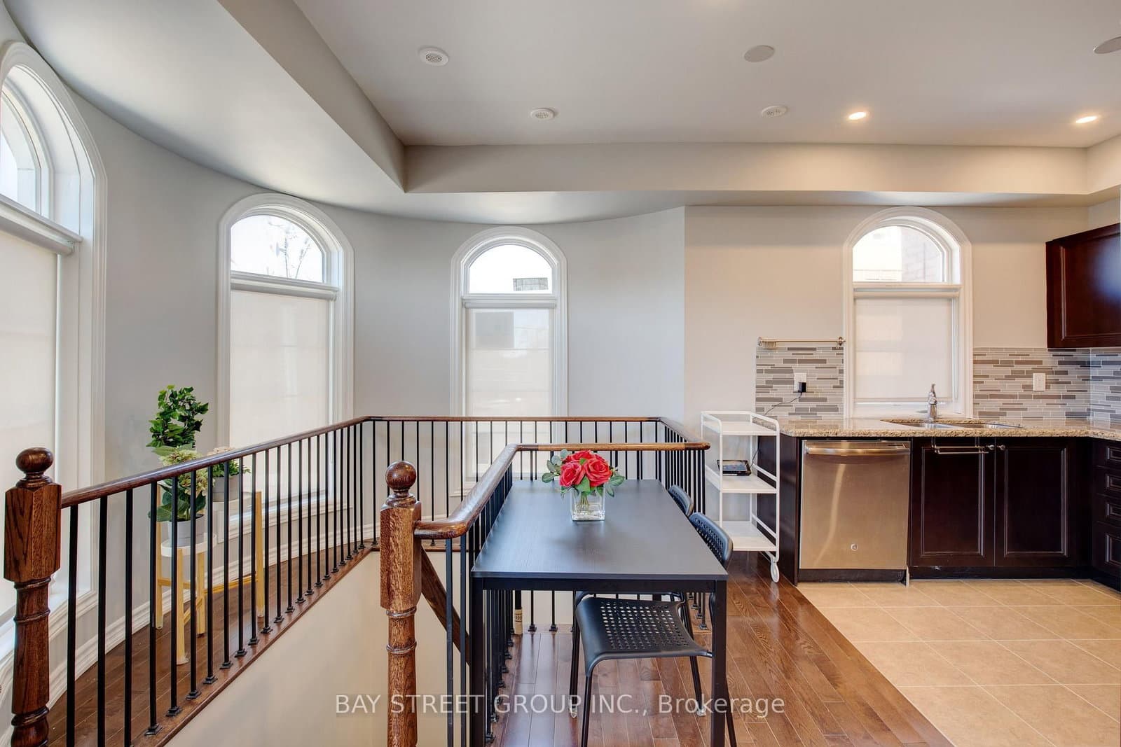 37 Drewry Avenue, Unit 3 thumbnail 8