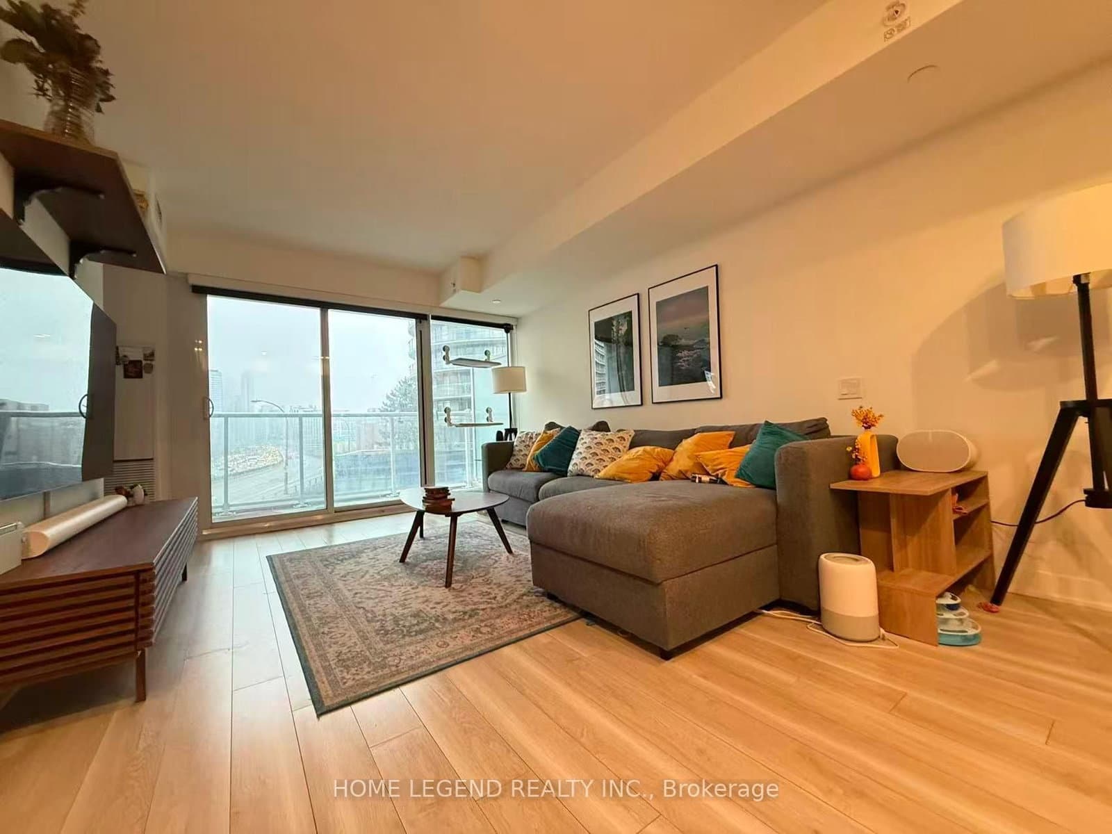 17 Bathurst Street, Unit 710 thumbnail 3