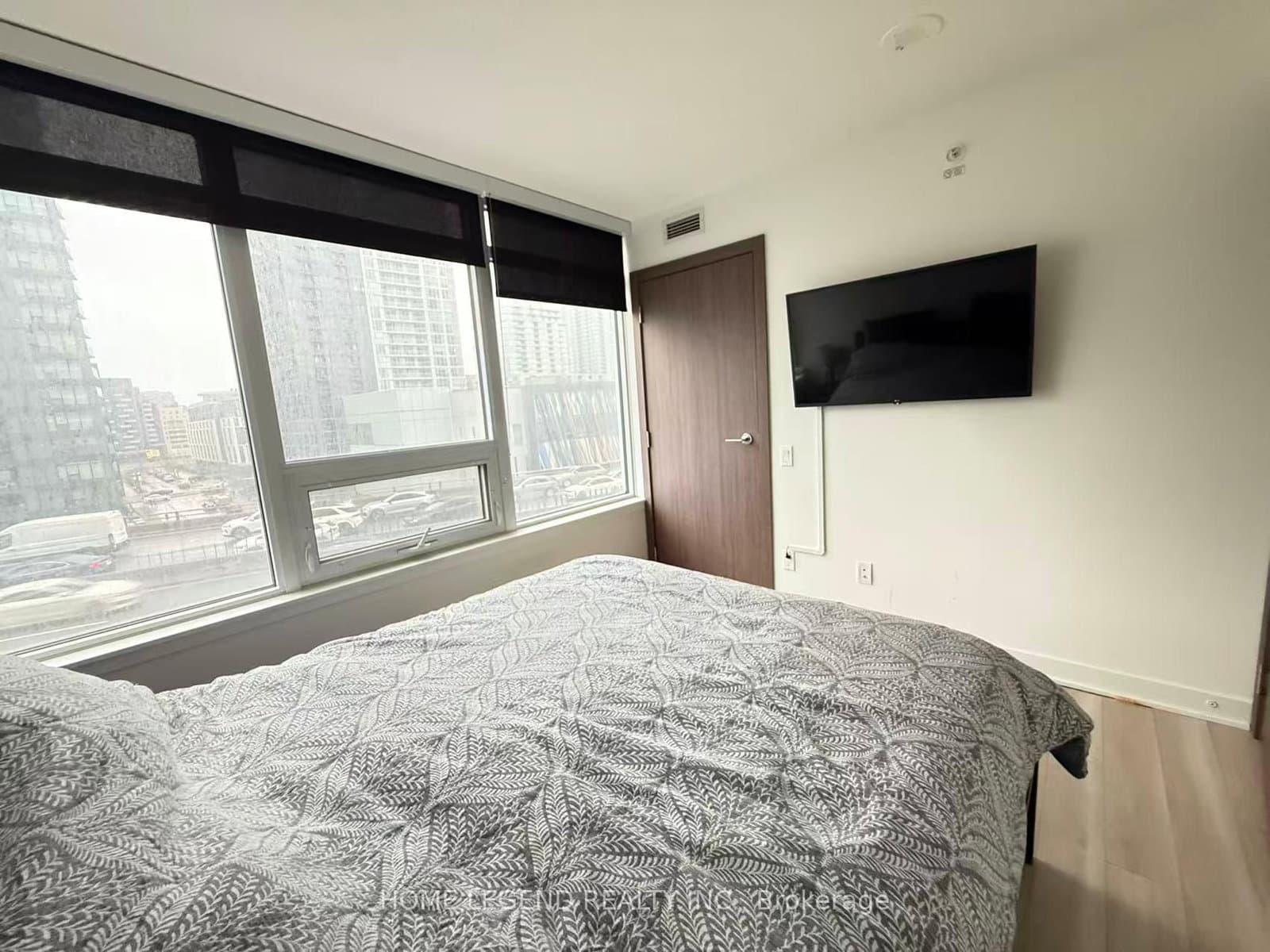 17 Bathurst Street, Unit 710 thumbnail 5