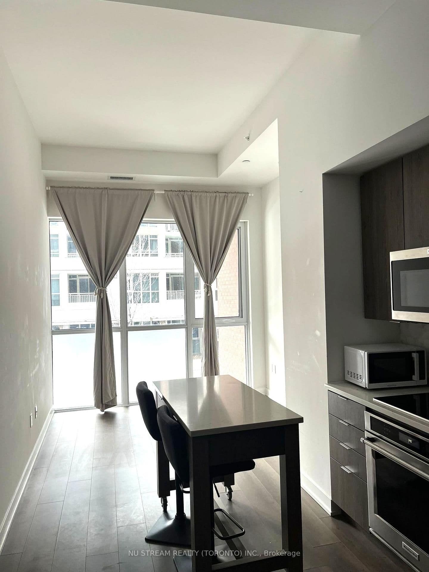 38 Iannuzzi Street, Unit 207 thumbnail 11