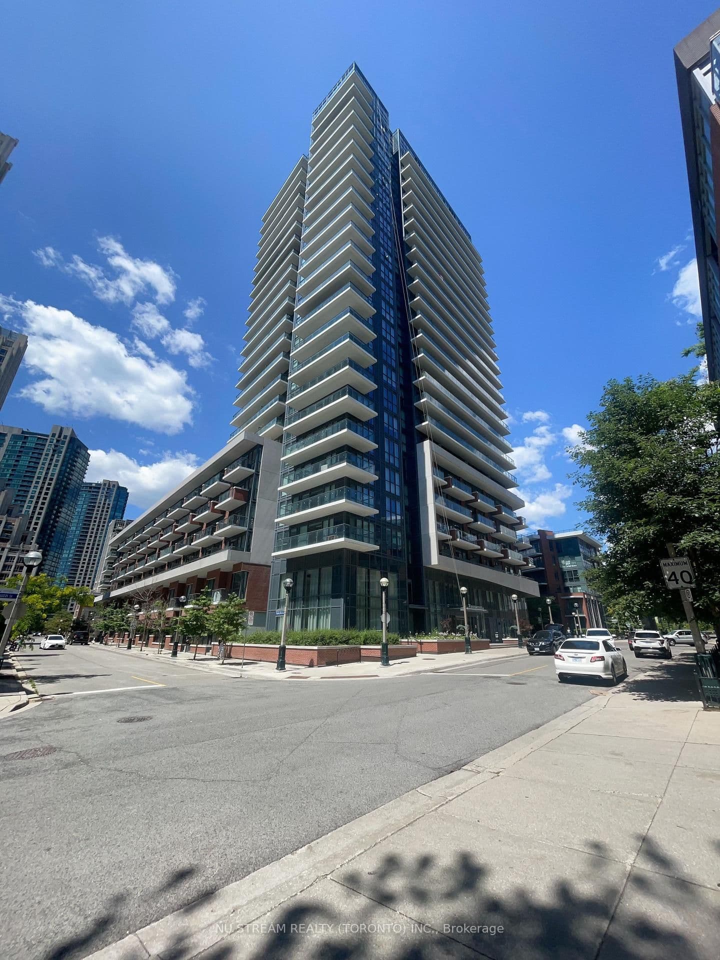 38 Iannuzzi Street, Unit 207 thumbnail 2