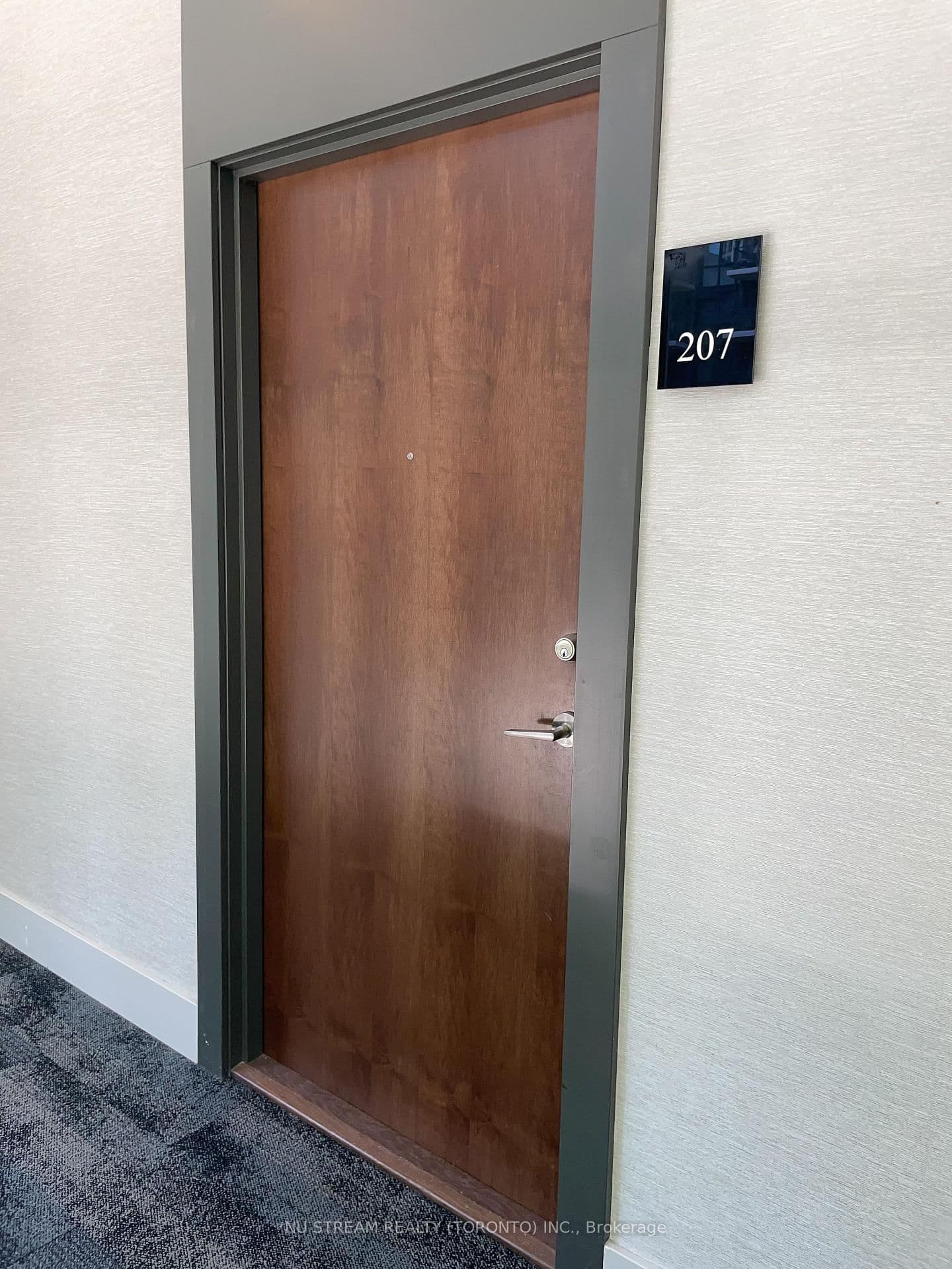 38 Iannuzzi Street, Unit 207 thumbnail 7