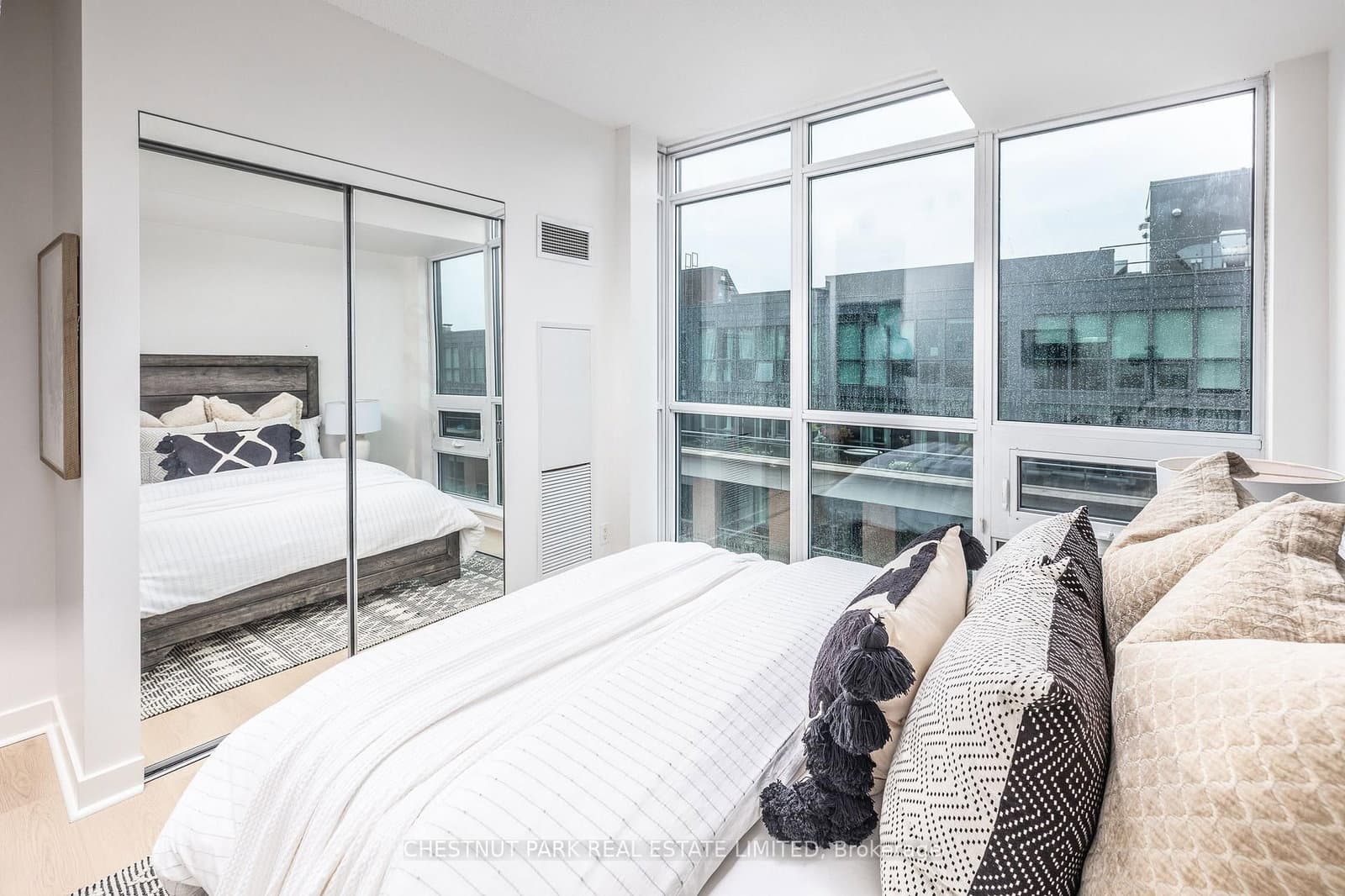 1171 Queen Street W, Unit 802 thumbnail 10