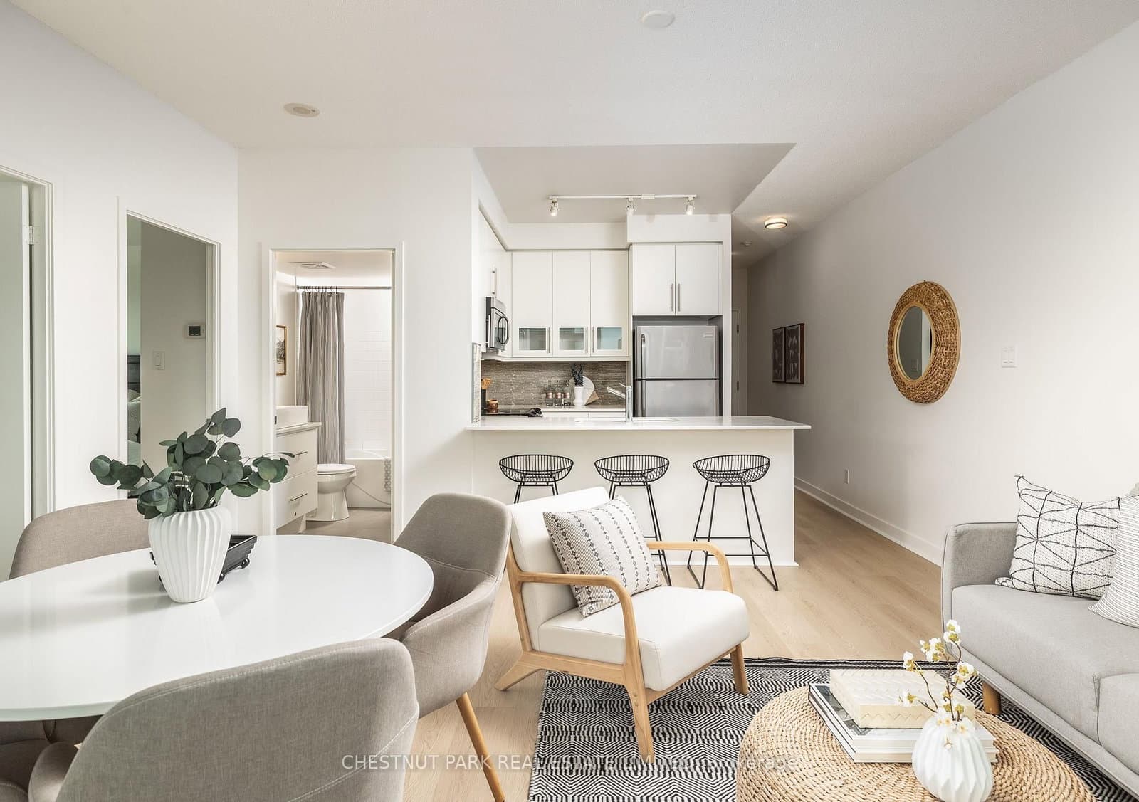 1171 Queen Street W, Unit 802 thumbnail 3