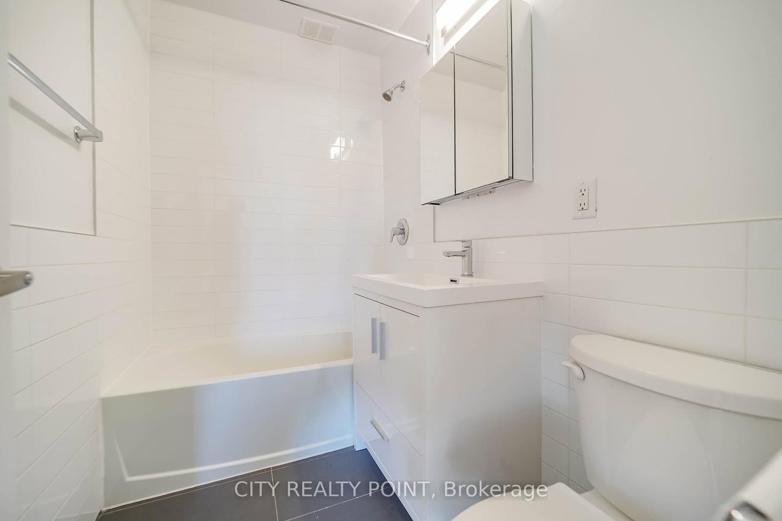 1545 Bathurst Street, Unit 202 thumbnail 11