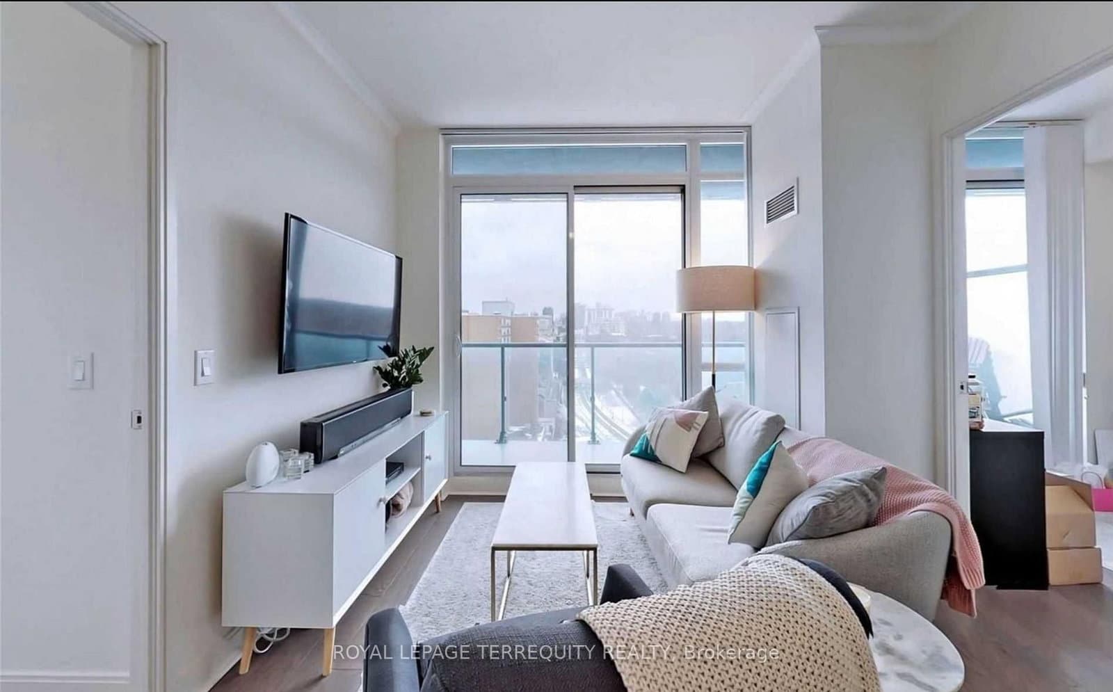 825 Church Street, Unit 1502 thumbnail 2